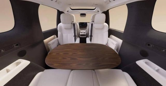 理想MEGA的销量之路：从市场冷遇到热销双冠