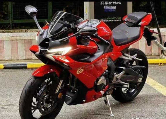 无极RR500S：全能四缸仿赛，制动与电控的完美平衡