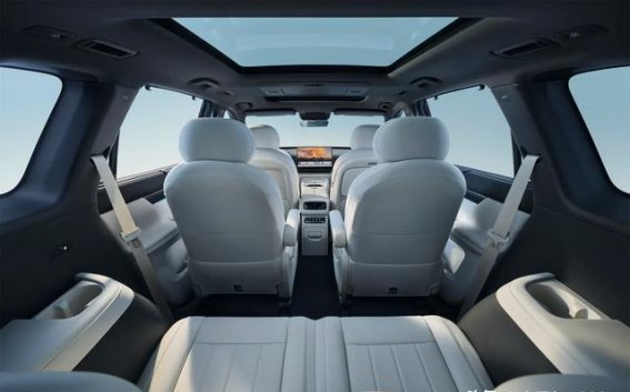 26款eπ008六座版：为多人口家庭打造全新舒适出行体验