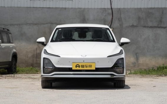 零跑 B01 vs 五菱星光 EV：科技与实用的完美碰撞