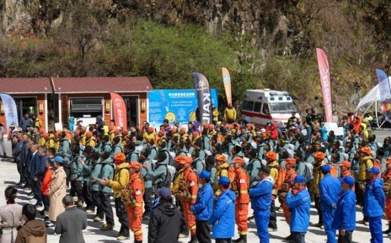 三奥雪山户外活动开山仪式：开启冰雪产业全新篇章