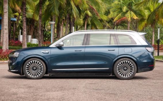 2025款问界M9增程Ultra五座版：豪华大型SUV的全新定义