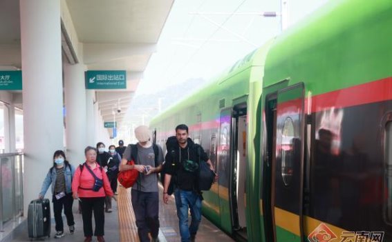 中老铁路开通：打通经济与文化交流的生命线