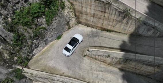 新法式驾控旗舰东风标致508L 力战险峻令牌石公路展现卓越实力