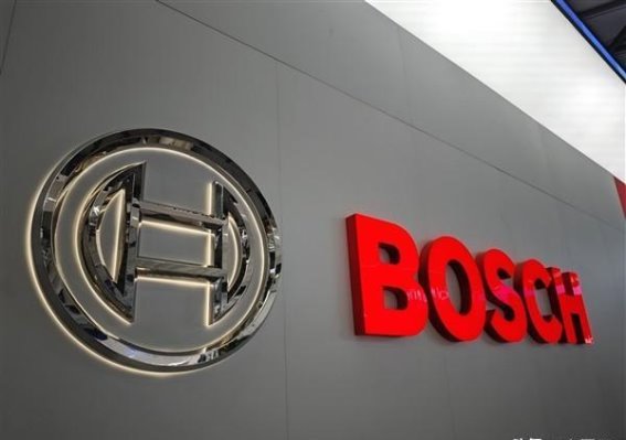 博世高管呼吁车企向特斯拉学习：智能驾驶不能免费，否则将带来灾难