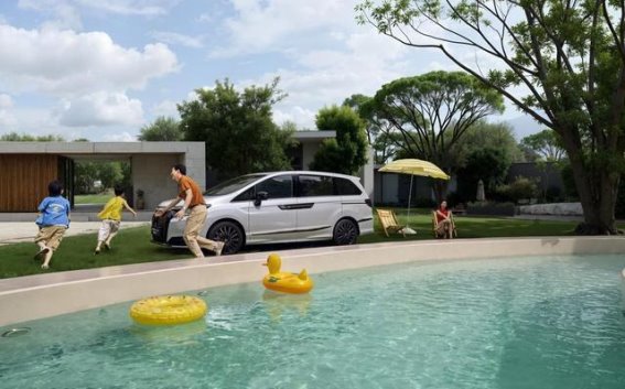 艾力绅焕新：混动MPV的全能之选，值不值得买？