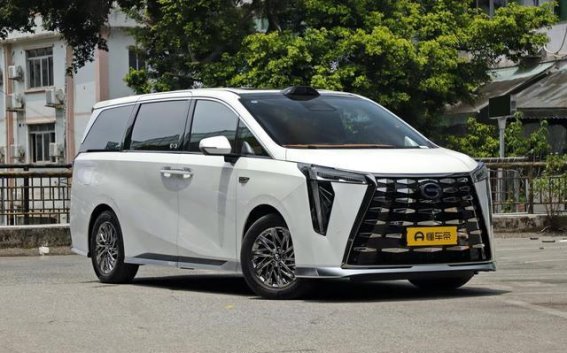 传祺向往M8鸿蒙座舱版32.99万元上市：智能豪华的全新标杆