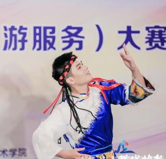 勇于尝试的颜鑫：托举更多学子成旅游界标杆