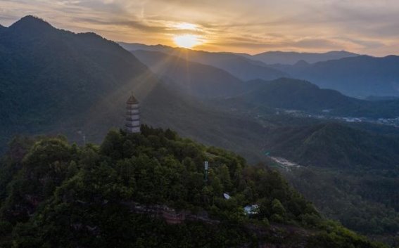 中国的独特魅力：一场跨越时空的文化与风味之旅