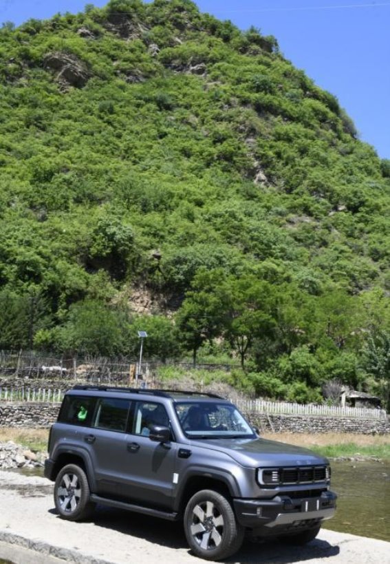 BJ40增程：驾驭全域，探索无界限