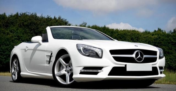 汽车巨头们的电动化之惑：从“ALL IN”到审慎转型