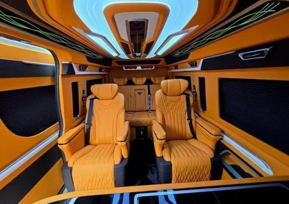 2025款丰田海狮蓝牌房车商务车：舒适与功能的极致结合
