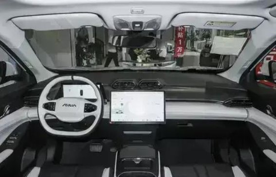 东风风神L7纯电动版：性价比颠覆市场，518公里续航与宽敞空间的完美融合