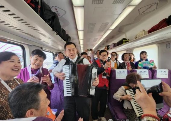 齐鲁1号旅游列车首发：开启山东深度游新模式