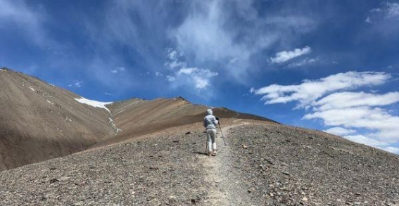 高海拔登山：在中国雪山中寻觅内心的平静与力量