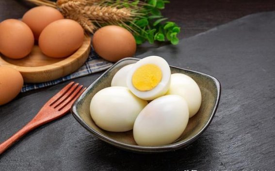 每天一个鸡蛋也有讲究，这三类人要特别注意