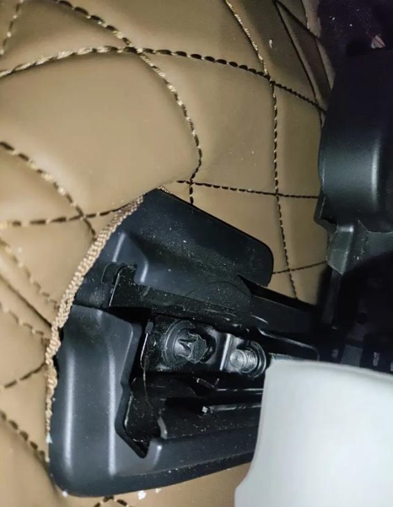 奔驰E 300 L 2024款准新车评测：商务与豪华的完美融合