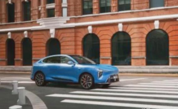 智己LS6：硬朗轮廓与都市型格美学的完美融合