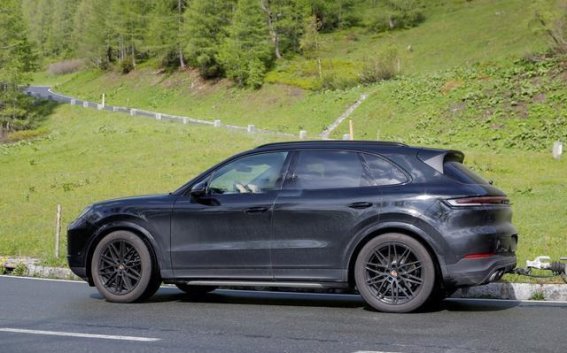 2027款保时捷卡宴来了：垂直日行灯与燃油动力并存，你期待吗？