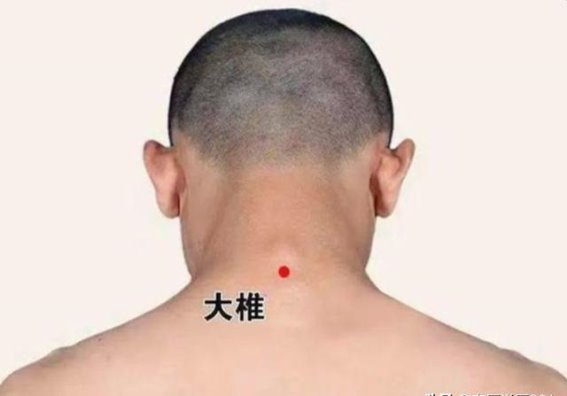 脖子后面别乱凉！保护这3个关键穴位，避免寒气伤身