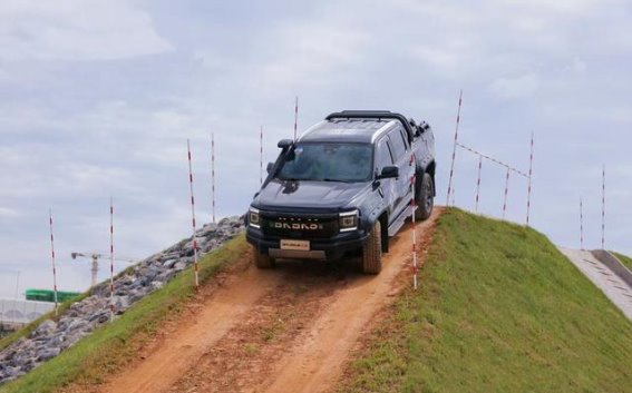 江铃小蓝越野体验区：全地形挑战场地的启幕与硬派车型实测