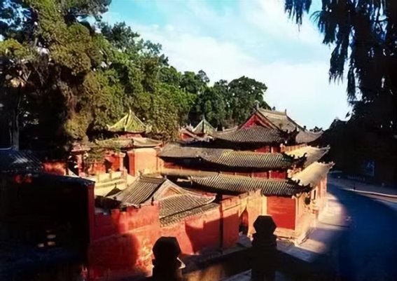 七曲山百尺楼：古建筑的雄伟与文化的传承
