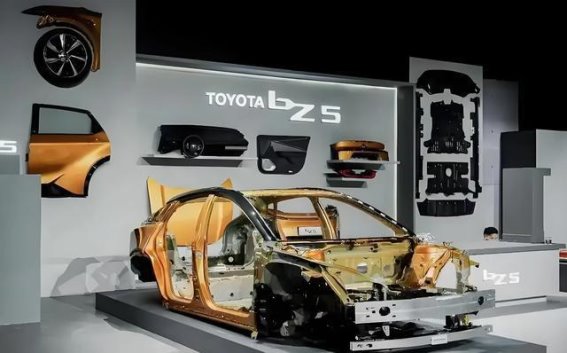 丰田bZ5：安全至上，智领带来合资纯电SUV新标杆