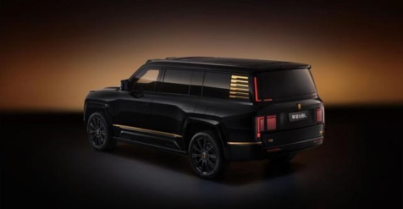 仰望U8L鼎世版：科技与文化交融的顶级豪华