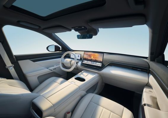 2026款东风奕派eπ008六座版：未来感与奢华感的完美融合