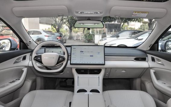 十万预算畅享三十万体验，星海S7树立新能源家轿新标杆