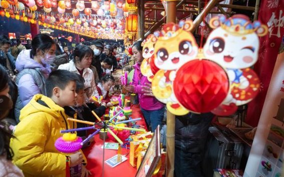 钟鸣楚天，元宵夜的光影之旅