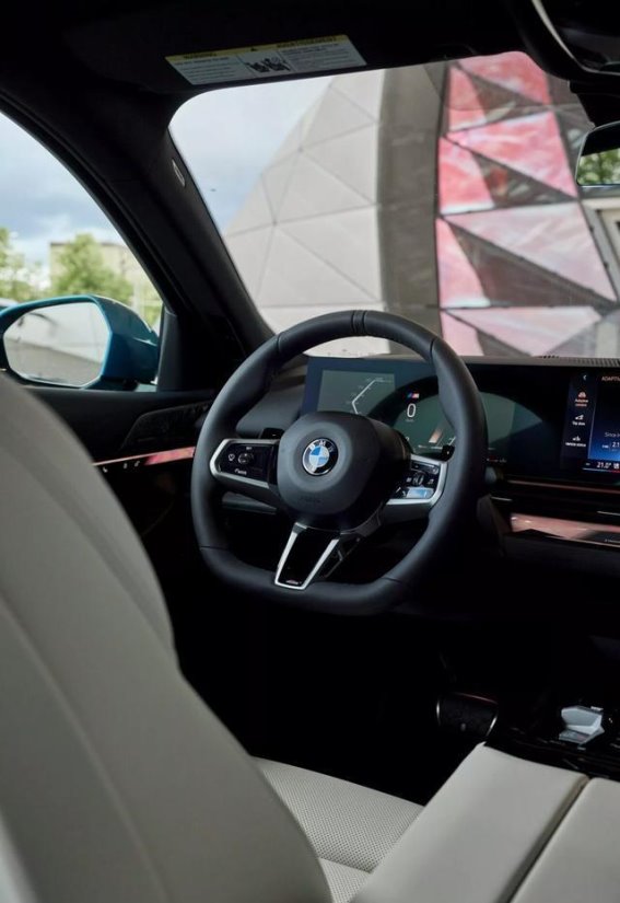 宝马540i xDrive Legacy Edition：限量发售，性能与奢华并存