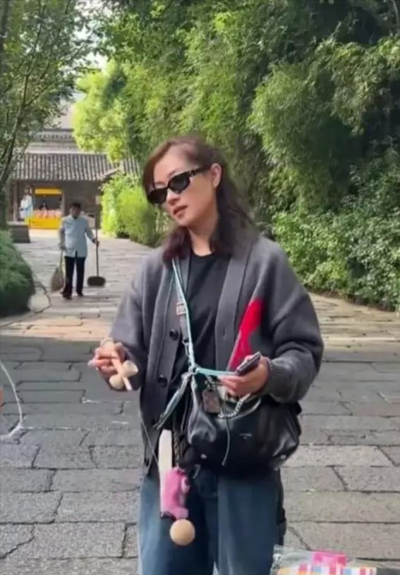 万茜与家人的温馨乌镇之旅