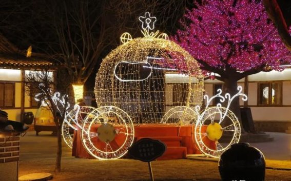 在朝鲜族民俗园，遇见花灯的浪漫冬季