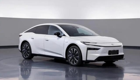 丰田首度搭载鸿蒙系统，铂智7与铂智4X的全新亮相